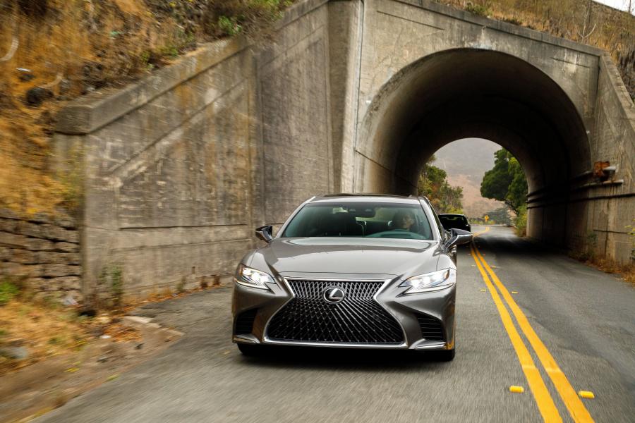  Lexus LS500 2017 года  (NA) (фото 67 из 67)